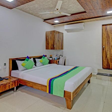Sai Samrat Resort Satara Exteriér fotografie